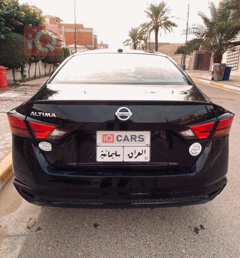 نيسان ألتيما